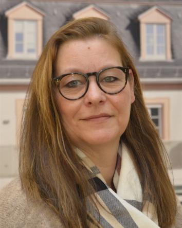 Marion Beden, Sachbearbeitung, Ethik-Kommission