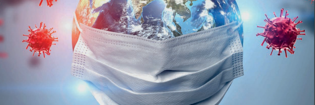 Erde mit medizinischer Maske, umgeben von roten Viruspartikeln, Text 'DAS PANDEMIE-JAHR mit Abstand betrachtet.'